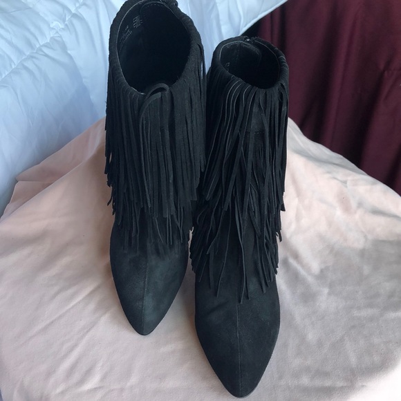 Cute Fringe Bootie! - Picture 4 of 5